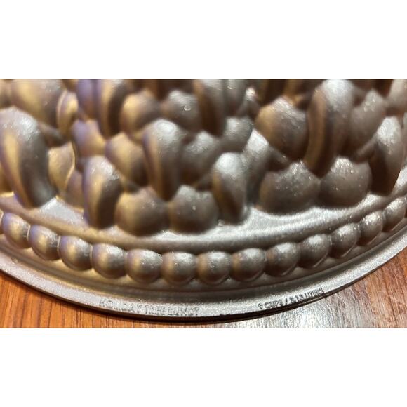 Nordic Ware Cake Bund Pan Pine Forest Holiday Tree Cast Aluminum USA Gift Vtg - Picture 4 of 5